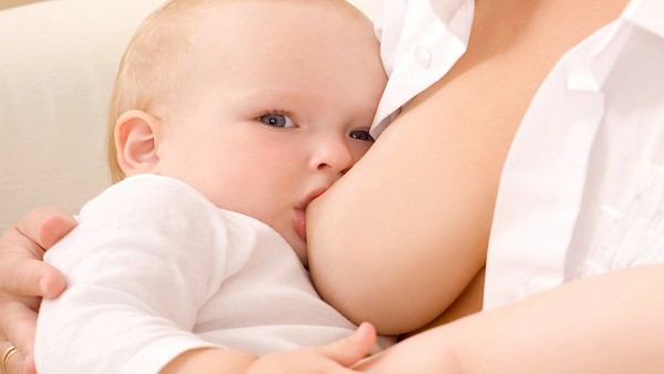 Ngực nhỏ ngực to có liên quan gì đến chuyện sữa nhiều hay ít? post thumbnail image